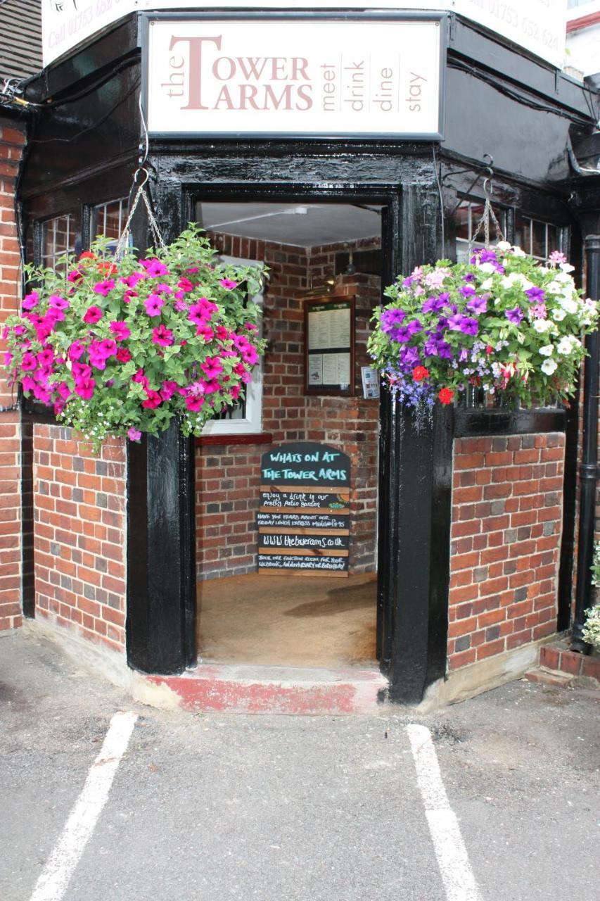איוור The Tower Arms Hotel מראה חיצוני תמונה