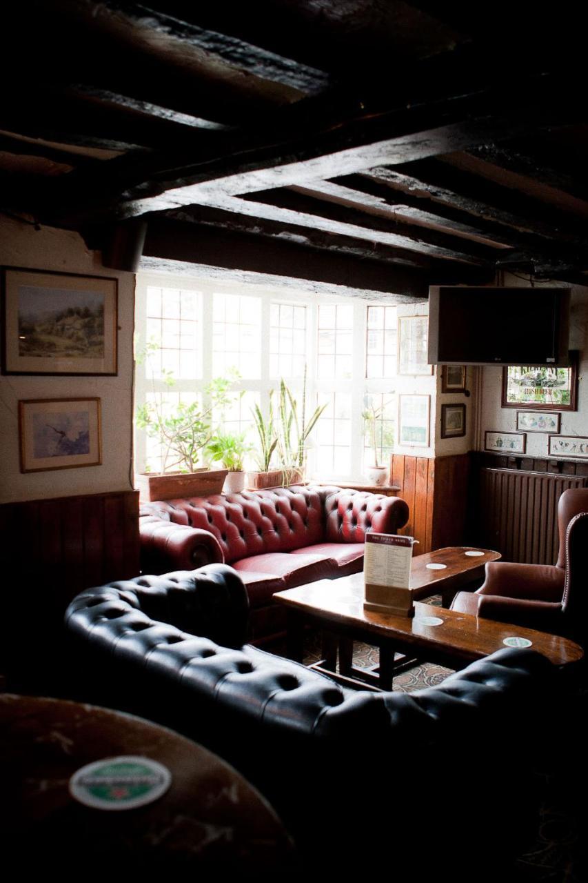 איוור The Tower Arms Hotel מראה חיצוני תמונה