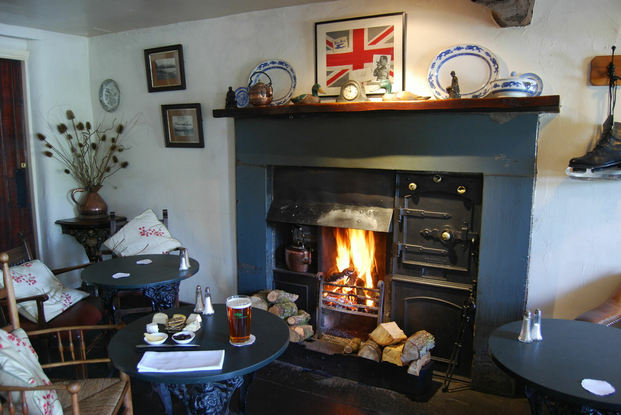 איוור The Tower Arms Hotel מראה חיצוני תמונה